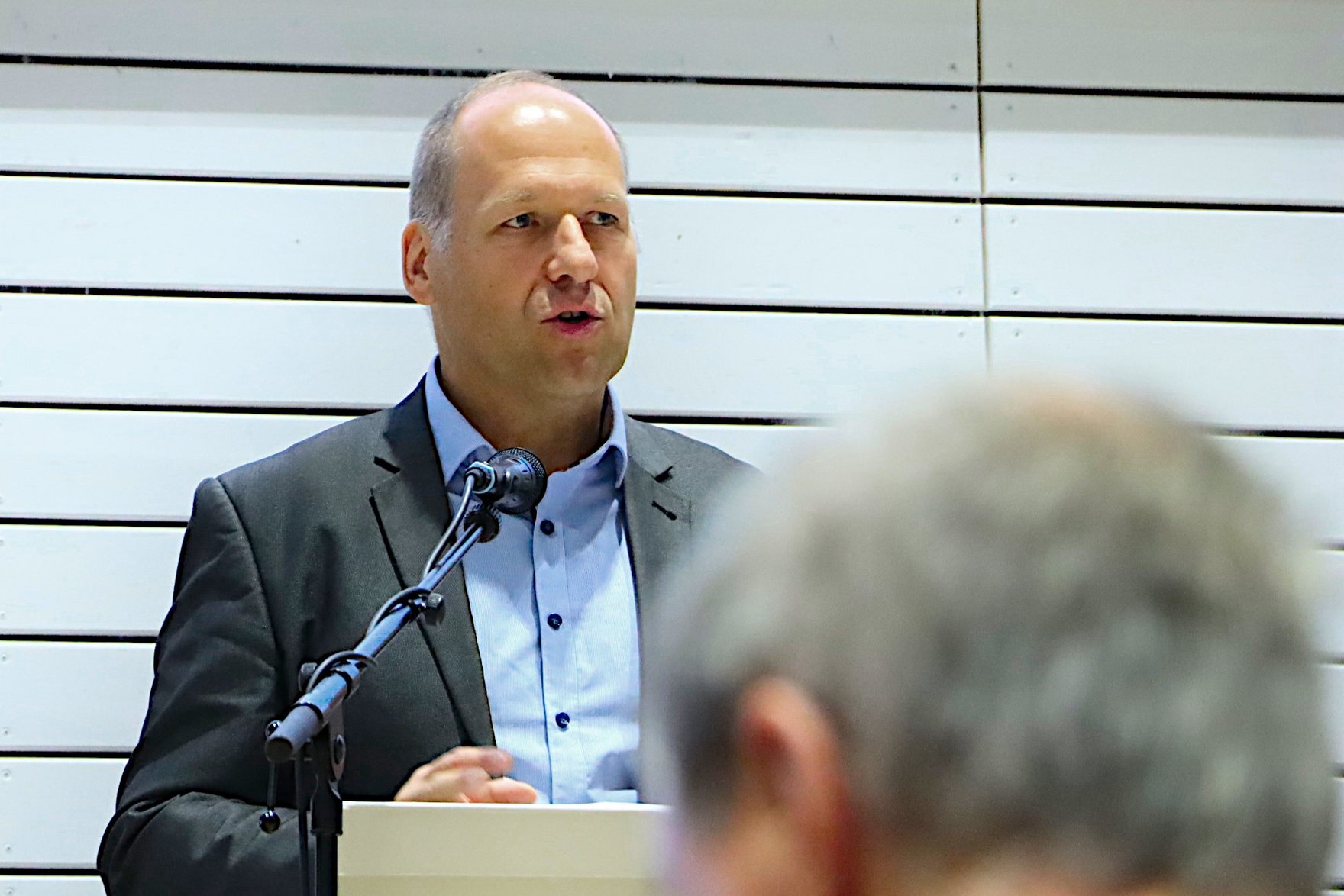 250305_IBK_IMG_060223_HSF_Meißen.JPG Prof. Dr. Oliver Jokisch während der Begrüßungsrede