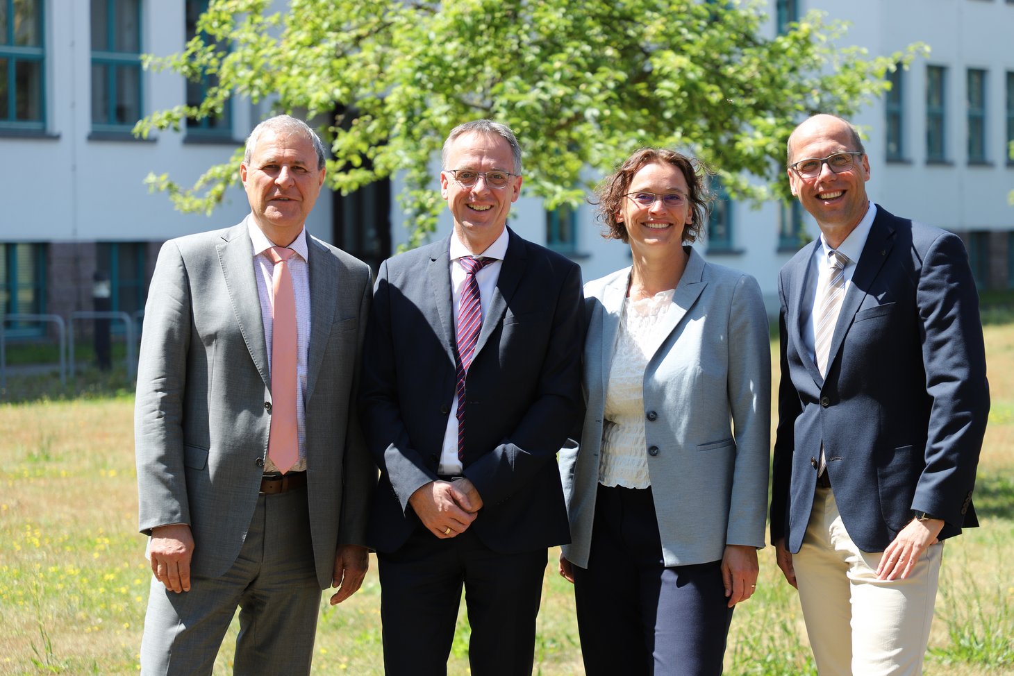 v. l. n. r. Rektor Prof. Dr. Frank Nolden, Prorektor für Fortbildung Jonas Löschner,  Prorektorin für Lehre und Forschung Prof. Dr. Samia Härtling und Kanzler Frank Degenkolbe